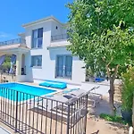 Viktorija With Private Pool Διαμέρισμα Čižići