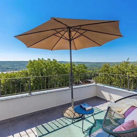 Viktorija With Private Pool アパート Čižići