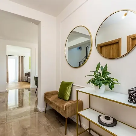 Apartament Viktorija With Private Pool
