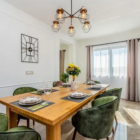 Viktorija With Private Pool 公寓 *