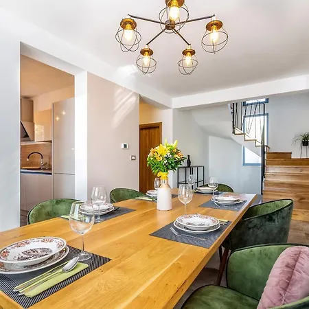 Viktorija With Private Pool 公寓