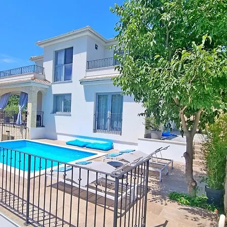 Viktorija With Private Pool Apartament Čižići