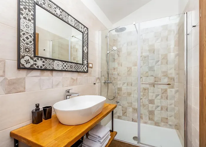 Apartment Viktorija With Private Pool Cizici