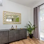 Viktorija With Private Pool Apartment *