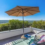 Viktorija With Private Pool Apartment Cizici