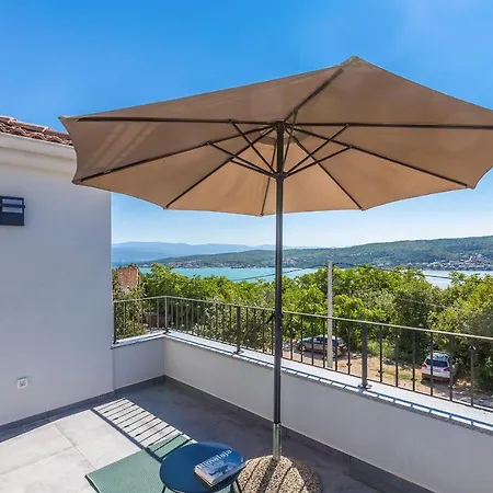 Apartament Viktorija With Private Pool
