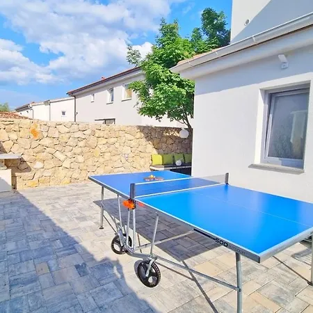 Viktorija With Private Pool Čižići